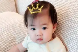 还记得章子怡的女儿醒醒吗？现在这么可爱啦？图片