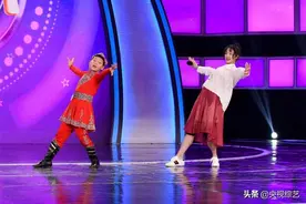 新疆小朋友和骆文博现场“斗舞”，佤族小姑娘赞宋秋熠高颜值图片