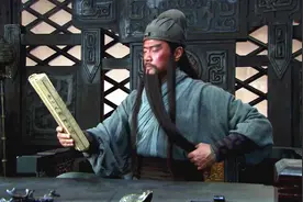 关羽一生只敬重三人，为何在他临死前，只有一人出手相救？图片
