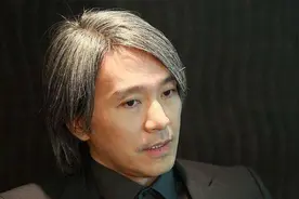 星爷被人威胁？母亲凌宝儿被吓哭，好在有惊无险图片