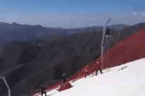 这个视角太刺激！北京冬奥会高山滑雪赛道第一视角画面首度公开图片