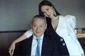父亲是百亿富豪，母亲是证券公司副董事长，丈夫一年收租几个亿图片