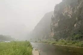 痛心！拒马河十渡段垃圾遍地，昔日美景何时还？图片