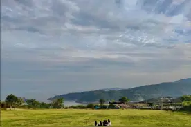 五一假期济南周边莱芜雪野湖野餐，为何担忧以后还能不能野餐赏景图片