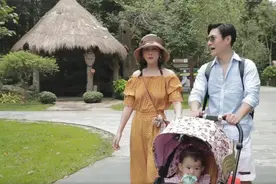 严屹宽一家海岛度假，杜若溪抱娃秀火辣身材，女儿肉肉呆萌可爱图片