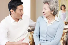“儿子，儿媳的陪嫁房搞到手了，赶紧离婚”儿子：听您的，马上离图片