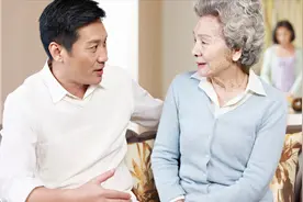 “儿子，儿媳的陪嫁房搞到手了，赶紧离婚”儿子：听您的，马上离图片