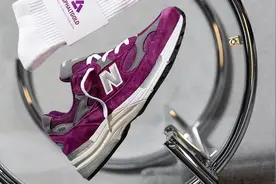 NEW BALANCE最新的992那迷人的紫色图片