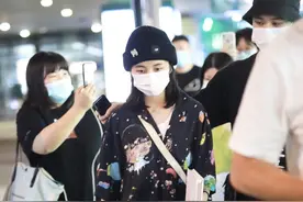 张子枫喜提北电艺考第三，“国民妹妹”的盐系穿搭图片