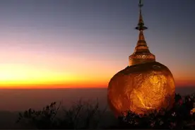 全球最“神秘”佛塔，建于悬崖边上611吨巨石上，2500年屹立不倒图片