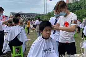 正源学校开展“抗击疫情·免费理发”公益活动图片