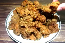 街上15元一斤的香酥炸鸡，在家6元钱做了一大盘，香辣酥脆真过瘾图片
