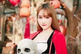 昨日万圣节，老挝美女纷纷换装上阵，不给糖就捣蛋图片