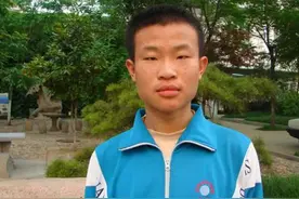 又见北大“韦神”！模样状态大改从前，网友：直接成男神了图片