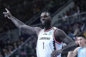 辽宁队外援史蒂芬森有意重返NBA，欲加盟步行者正在积极商讨合同，辽宁队暂未表态是否放人图片
