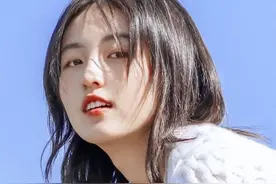 一直被叫妹妹的张子枫，咋就风格突变成这样了？图片