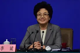 全国政协选出史上首位女性秘书长图片