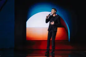 央视七夕晚会群星闪耀 屠洪刚暌违多年惊喜亮相图片