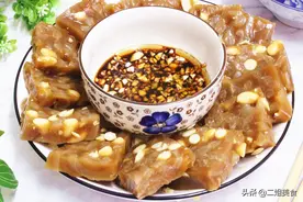 做黄豆猪皮冻，牢记“3不放”，否则猪皮冻又腥又难吃，没营养图片