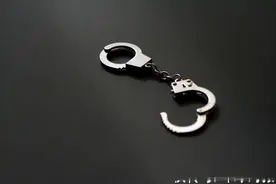 丈夫与网友合谋迷晕妻子先后强奸，判了「转发」图片