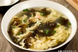 教你用微波炉做紫菜蛋花汤，简单易实操，解馋又营养的居家美食图片
