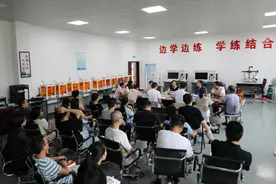 宁德职业技术学院：陈群校长深入机电工程系 开展“下基层、抓落实、促发展”调研活动图片