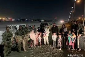 美军特种部队深夜绕过塔利班防区：进入喀布尔，执行敌后搜救任务图片