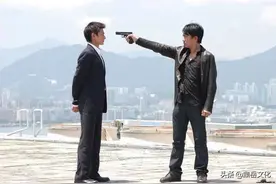 为什么香港演员的国语配音这么特别，既不是台湾腔，也没有内地腔图片