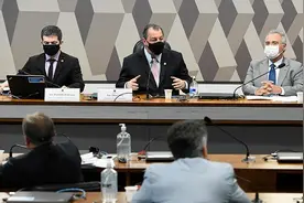 巴西参议院疫情调查委员会将对疫情期间历任卫生部长进行传唤并展开调查图片