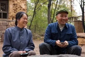 著名演员沙景昌：有热爱的事业，不负妻子厚望，69岁仍然身强体壮图片