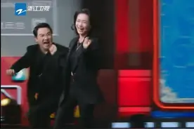 沈腾追Angelababy摔倒，偶像变丧尸，网友：在厕所笑傻图片