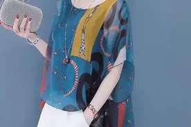 我的上海婆婆真时髦，三伏天穿“洋蝠衫”凉爽显瘦又气质！图片