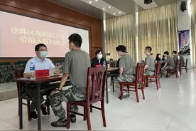 南京建邺探索军企共育人才模式 10名“准新兵”带编入伍图片