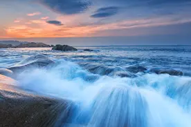 小梅沙是位于深圳东部大鹏湾绵长的海滩，素有“东方夏威夷”美誉图片