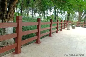 户外景区防护栏杆，美丽乡村仿木栏杆的安装，仿木栏杆的特点图片