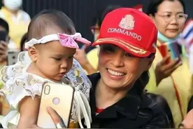 苏提达还是经验老道，辗转反侧将幼小的王子公开，为自己铺平道路图片