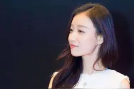 倪妮《金陵十三钗》成名作妩媚诱人，日常小白裙穿搭清新纯净图片