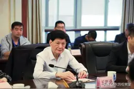 绍兴富豪大撤退，一次性套现56亿，曾连续11年给乡民发红包图片