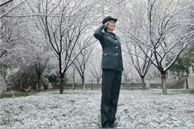 颜值与实力并存！女兵王梦梦的十年军旅路图片