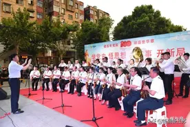 庆祝建党100周年文艺演出——淮安市萨克斯协会走进新民路社区图片