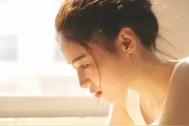 是不是女人对爱总是一往情深，是不是女人都太过天真图片
