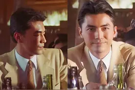 尊龙年轻时真绝，穿西服叠穿马甲英俊帅气，梳大背头显得骨相真美图片