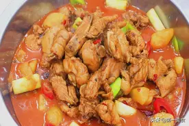 大厨教你新疆大盘鸡正宗做法，饭店常用配方，学会在家随时吃图片