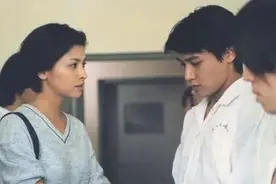 还记得《永不瞑目》的苏瑾吗？47岁的她与儿子相依为命图片