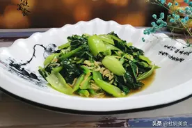 ​虾皮蛋白远超牛羊鱼虾，素有“钙库”美称，搭配油菜特鲜美图片