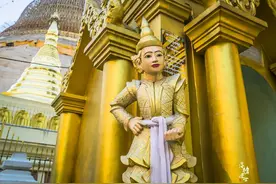 仰光大金塔每夜点燃9000盏明灯，祈祷战“疫”成功，夜晚美到窒息图片