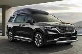 丰田阿尔法的对手来了！起亚全新嘉华四座版，后排空间大幅提升图片