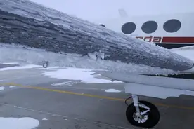 机翼结冰坠毁，40名一流专家全部牺牲，我国空军史上最惨重空难图片