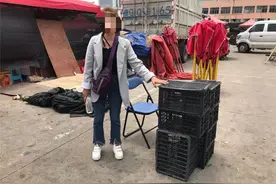 水果商贩“用嘴给杨梅喷水”？曝光后，女商贩承认错误并坚持自己是遭人陷害图片
