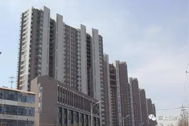 临河一小区收了物业费还要收公共照明费，合理吗？图片